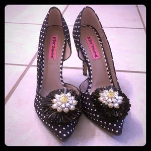 Betsey Johnson polka dot pumps size 6